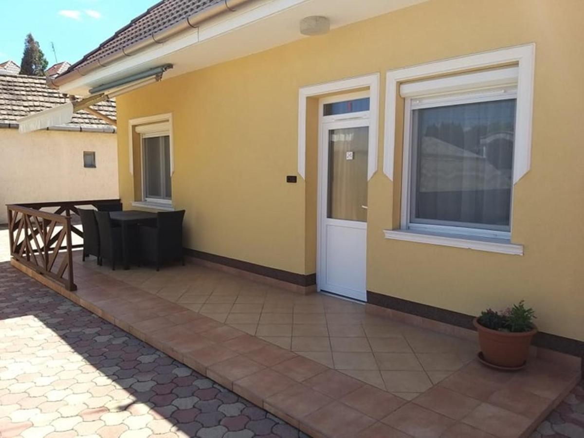 Garden Apartmanhaz 2 Hajduszoboszlo Exterior photo